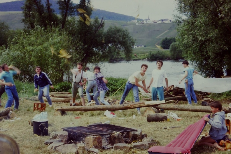 1988-Pfingstlager_Brauneberg_Eifel07.JPG